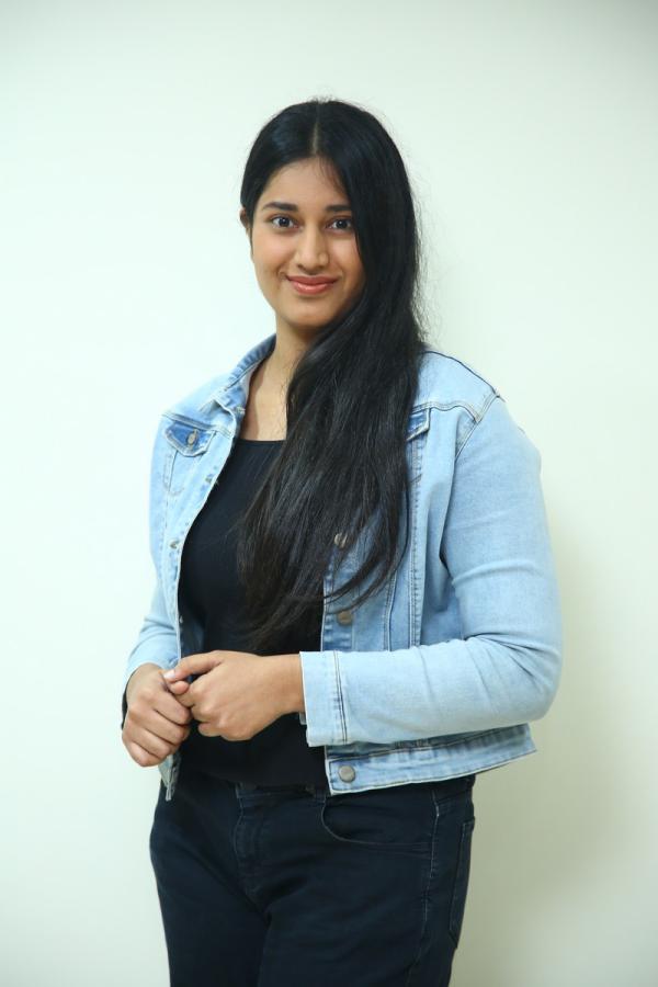 akhila-stills-8.jpg