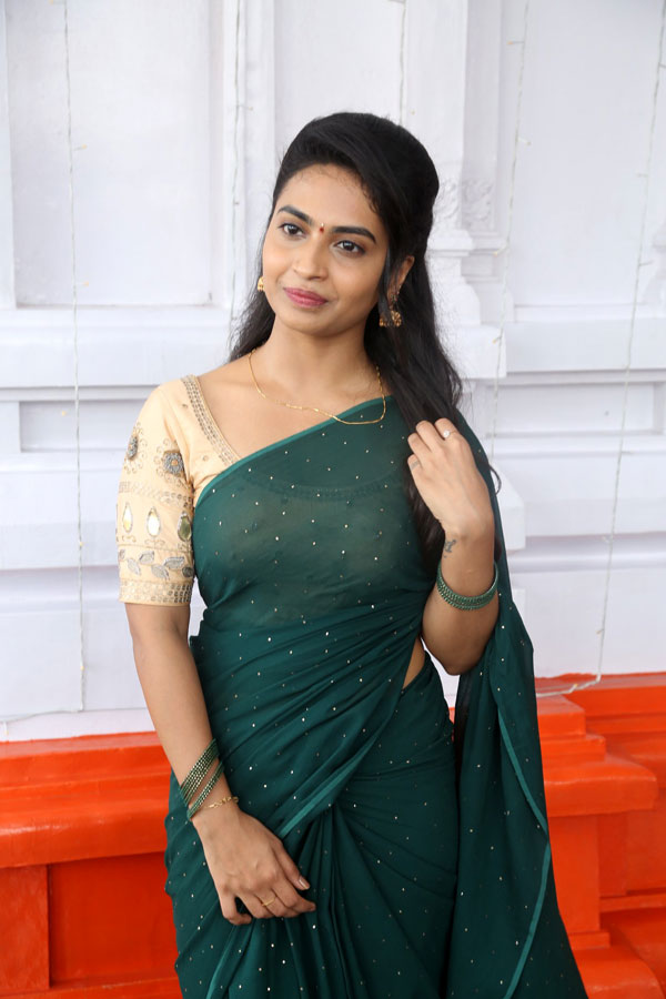 alekhya-harika-stills-11.jpg