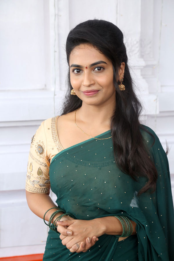 alekhya-harika-stills-12.jpg