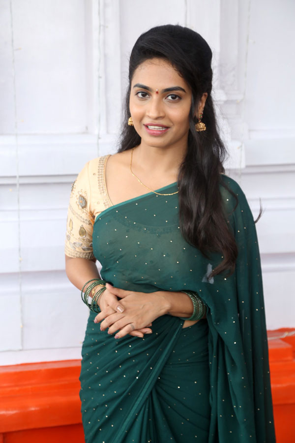 alekhya-harika-stills-13.jpg