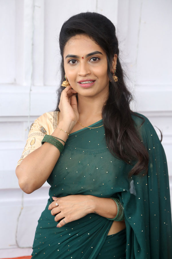 alekhya-harika-stills-14.jpg