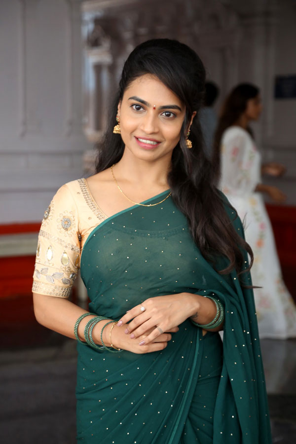 alekhya-harika-stills-4.jpg