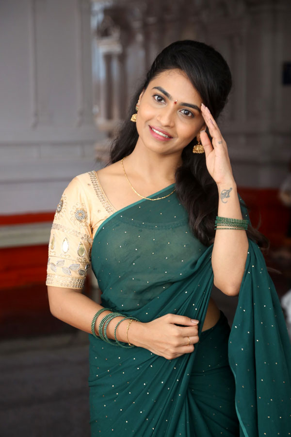 alekhya-harika-stills-5.jpg