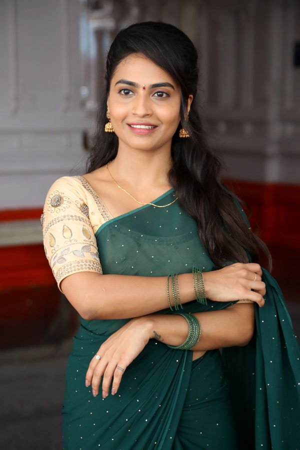 alekhya-harika-stills-7.jpg