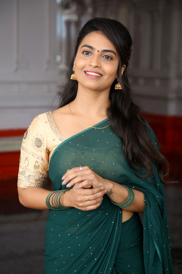 alekhya-harika-stills-8.jpg