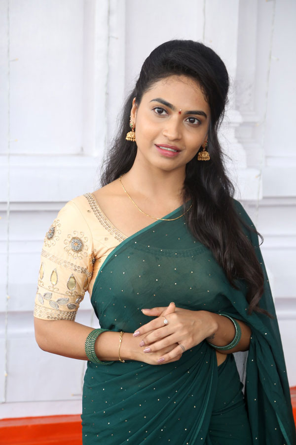 alekhya-harika-stills-9.jpg