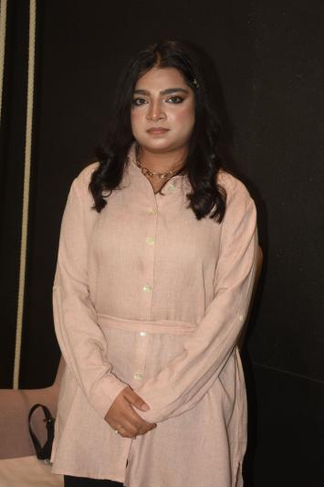 aliya-baig-academy-of-makeup-appoints-makeup-artist-mr-james-mac-inerney-10.jpg