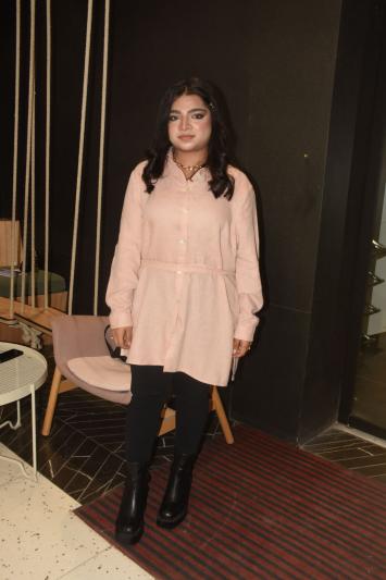aliya-baig-academy-of-makeup-appoints-makeup-artist-mr-james-mac-inerney-9.jpg