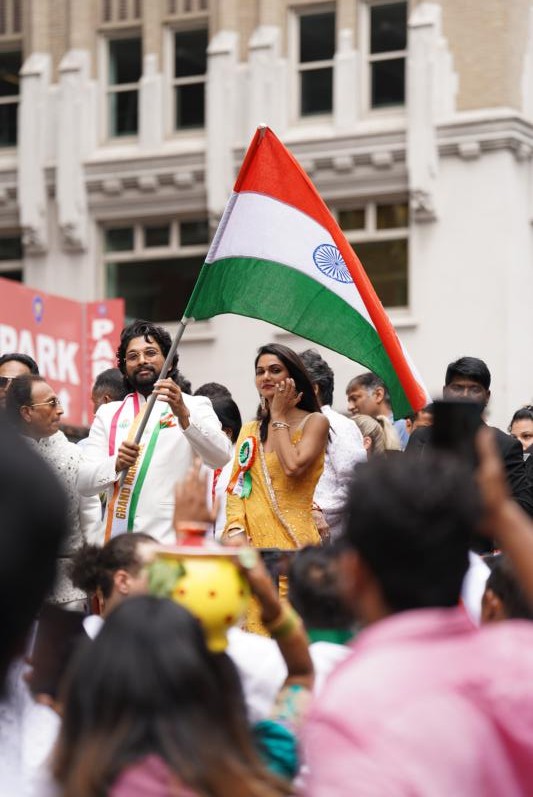 allu-arjun-honoured-at-india-day-parade-in-new-york-6.jpg
