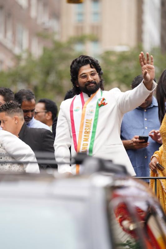 allu-arjun-honoured-at-india-day-parade-in-new-york-7.jpg
