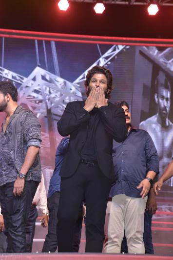 allu-arjun-stills-3-10.jpg
