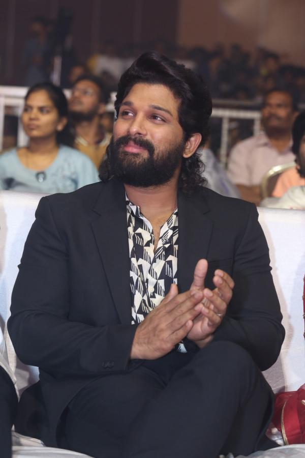 allu-arjun-stills-4-8.jpg