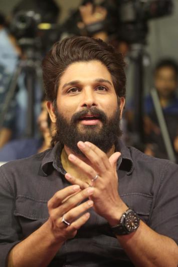 allu-arjun-stills-5-10.jpg