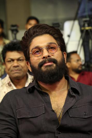 allu-arjun-stills-5-3.jpg