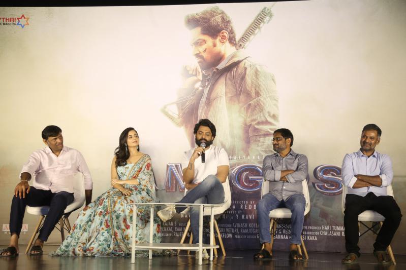 amigos-press-meet-stills-17.jpg