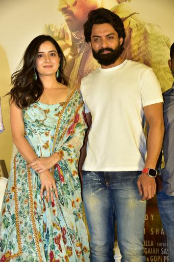 amigos-press-meet-stills-19.jpg