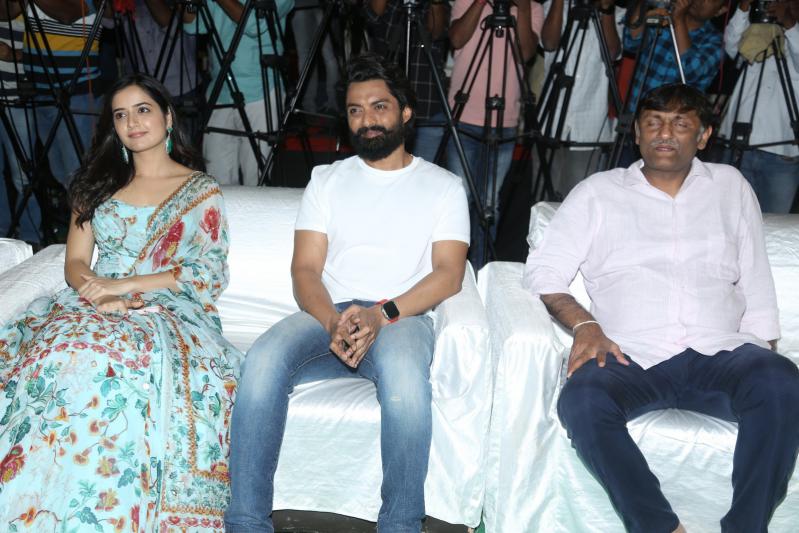 amigos-press-meet-stills-4.jpg