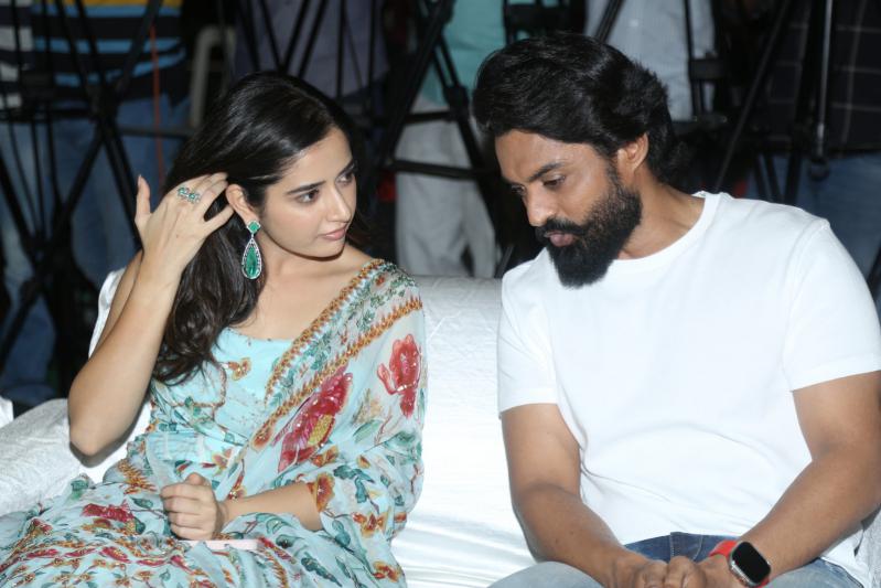 amigos-press-meet-stills-5.jpg