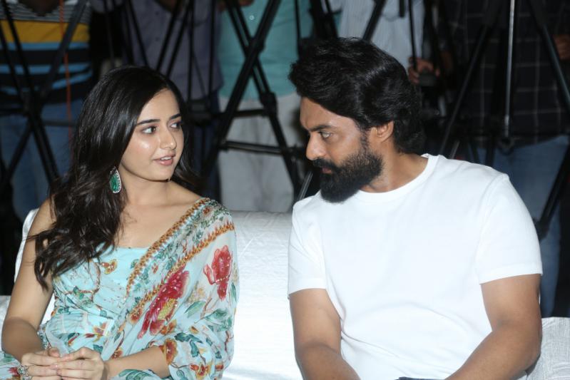 amigos-press-meet-stills-6.jpg
