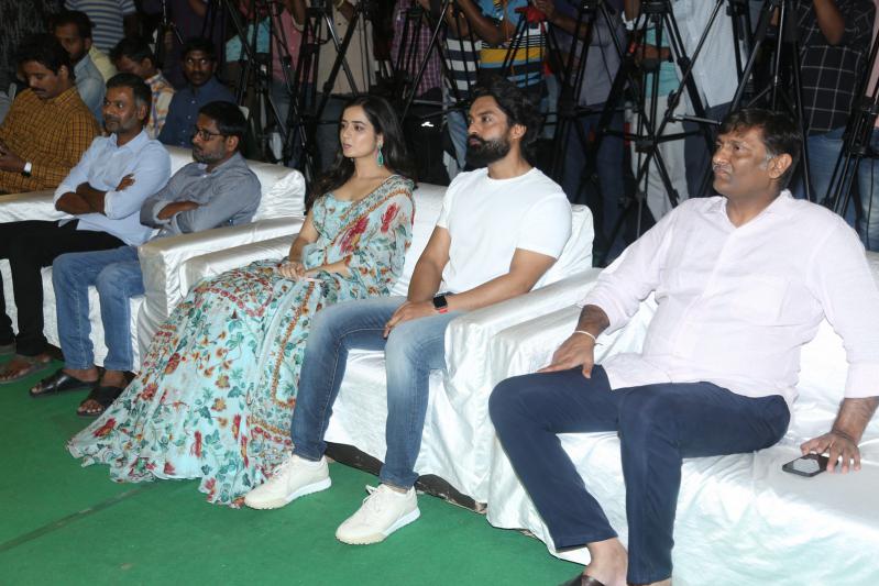 amigos-press-meet-stills-8.jpg