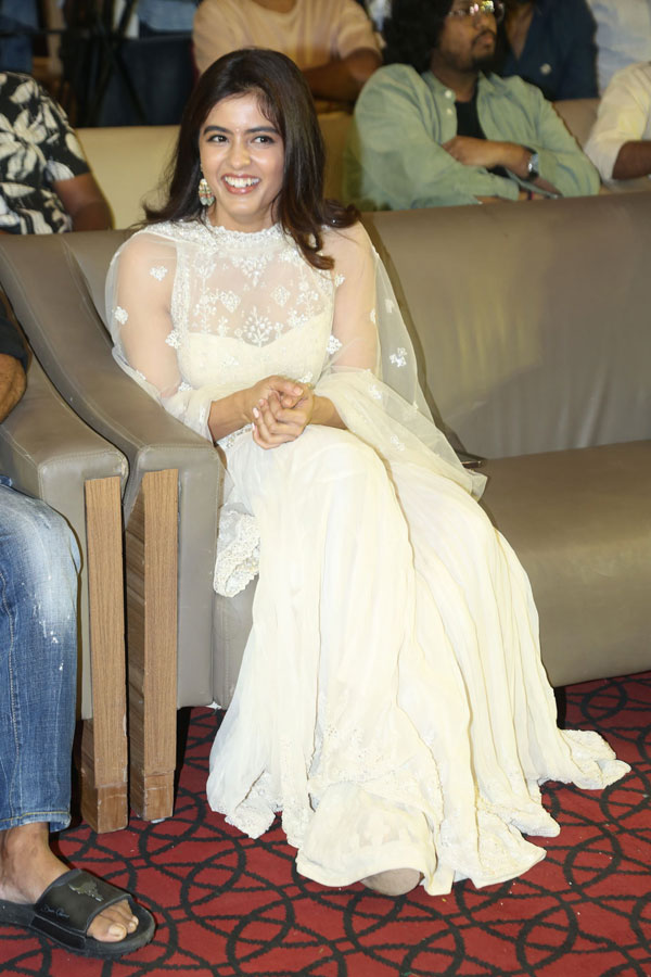 amritha-aiyer-stills-2-4.jpg
