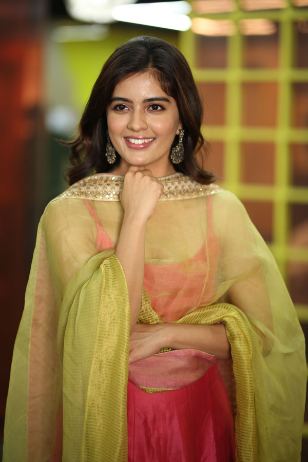 amritha-aiyer-stills-7.jpg