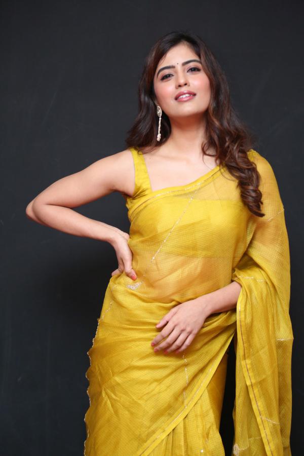 amrutha-iyer-stills-11.jpg