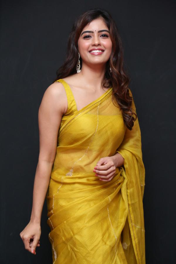 amrutha-iyer-stills-16.jpg