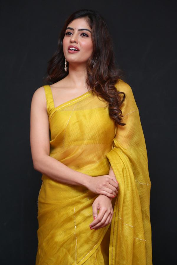 amrutha-iyer-stills-4.jpg
