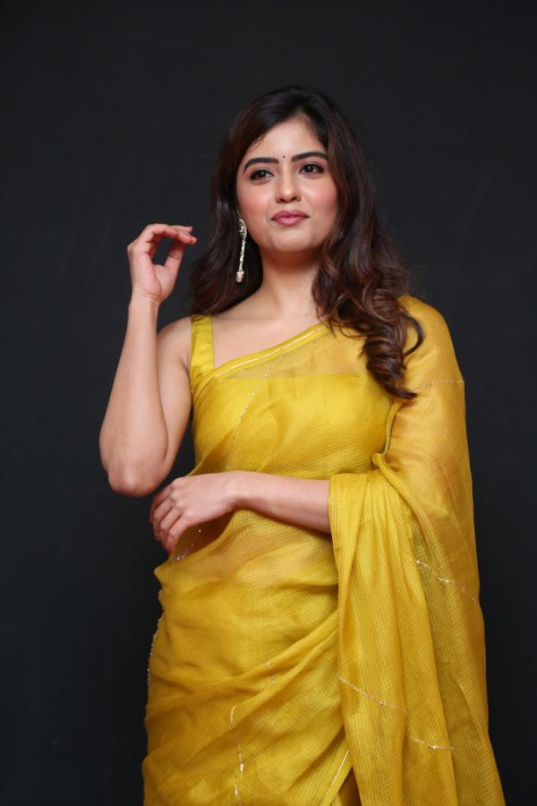amrutha-iyer-stills-5.jpg