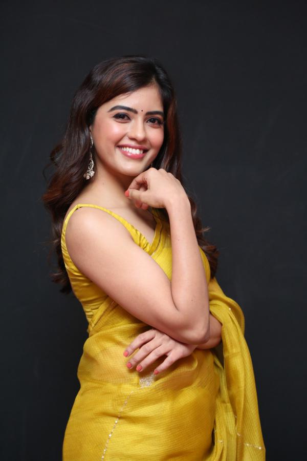 amrutha-iyer-stills-7.jpg