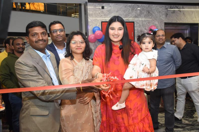 Anam Mirza launch HunyHuny’s first store in Hyderabad