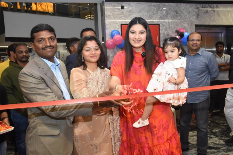 anam-mirza-launch-hunyhunys-first-store-in-hyderabad-14.jpg