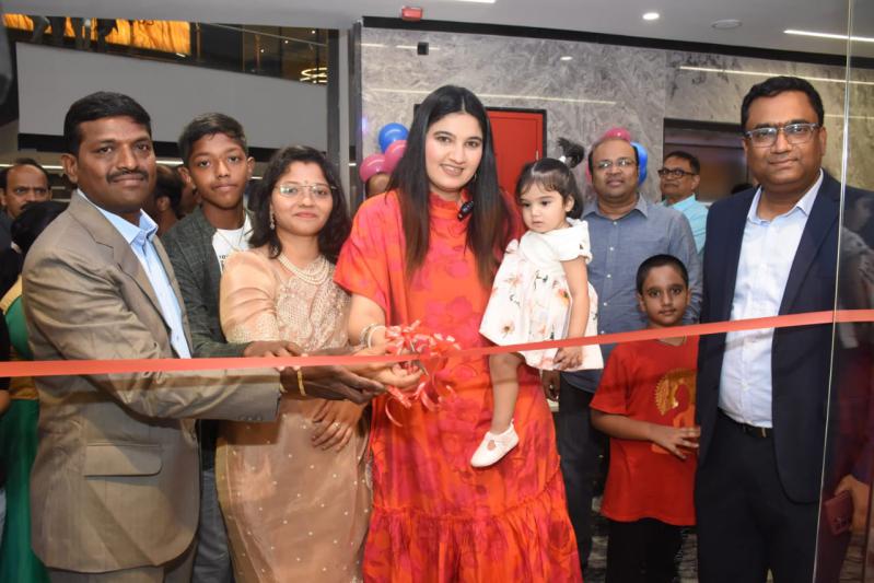 anam-mirza-launch-hunyhunys-first-store-in-hyderabad-2.jpg
