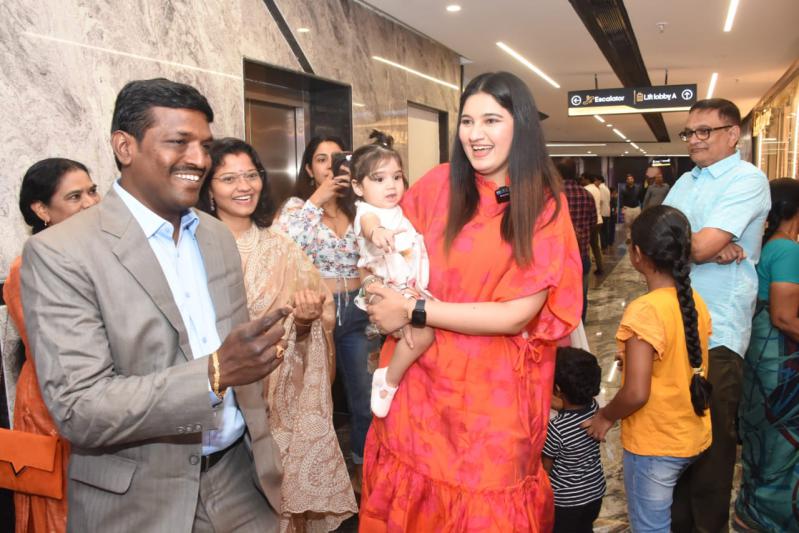 anam-mirza-launch-hunyhunys-first-store-in-hyderabad-8.jpg