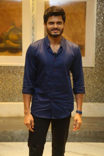 anand-deverakonda-stills-2.jpg