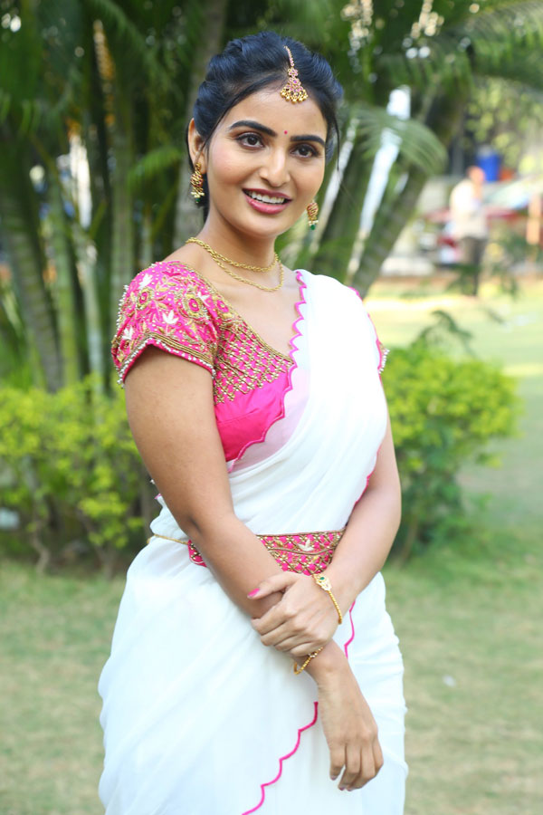 ananya-nagalla-stills-4-19.jpg