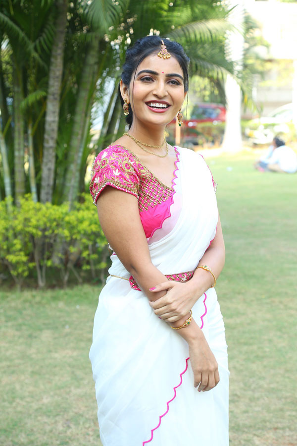 ananya-nagalla-stills-4-23.jpg
