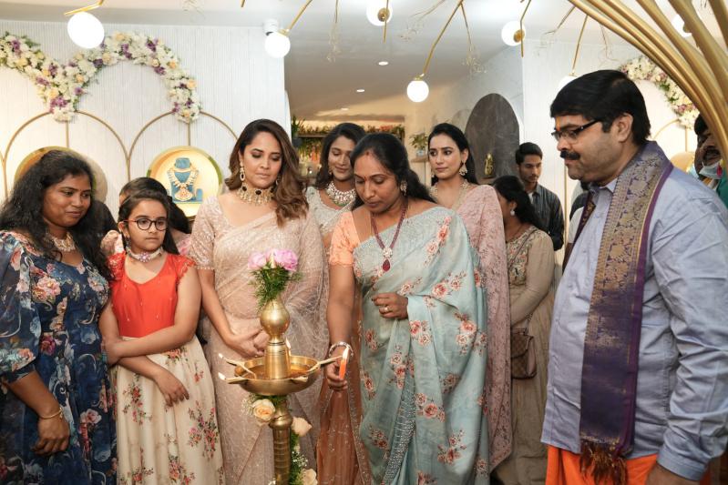 anasuya-bharadwaj-launch-neelias-exclusive-925-19.jpg