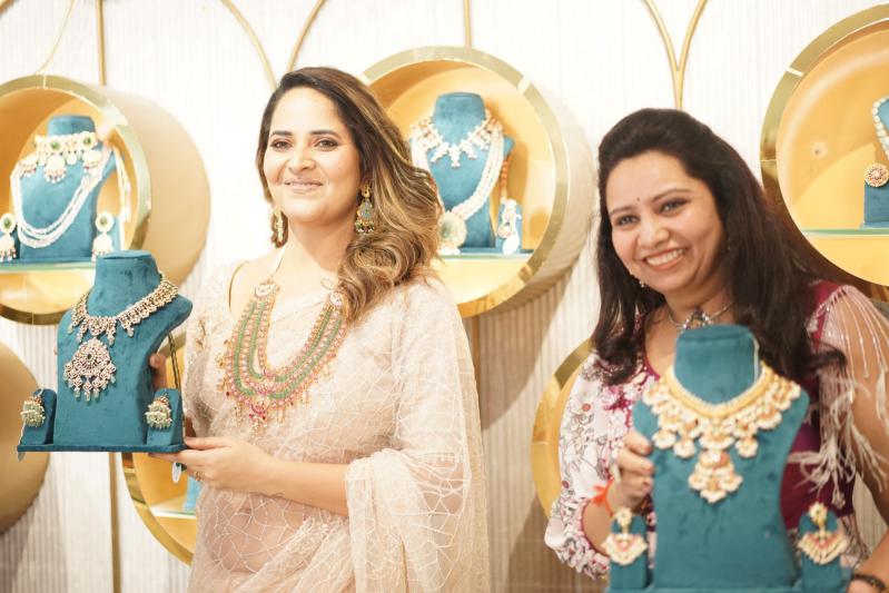 anasuya-bharadwaj-launch-neelias-exclusive-925-2.jpg