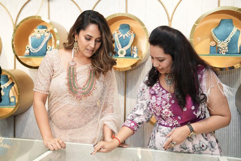 anasuya-bharadwaj-launch-neelias-exclusive-925-22.jpg