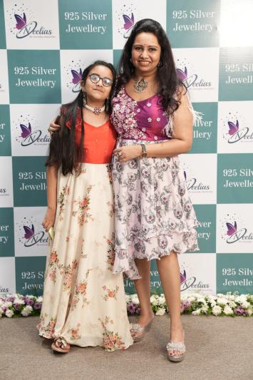 anasuya-bharadwaj-launch-neelias-exclusive-925-28.jpg