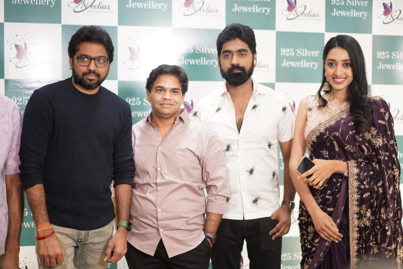 anasuya-bharadwaj-launch-neelias-exclusive-925-3.jpg