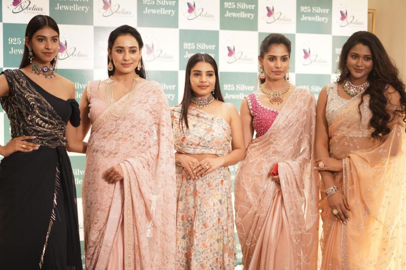 anasuya-bharadwaj-launch-neelias-exclusive-925-31.jpg