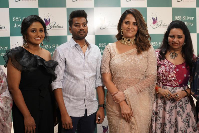 anasuya-bharadwaj-launch-neelias-exclusive-925-33.jpg