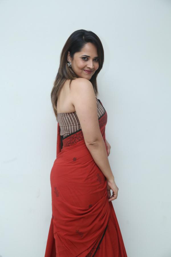 anasuya-stills-10.jpg