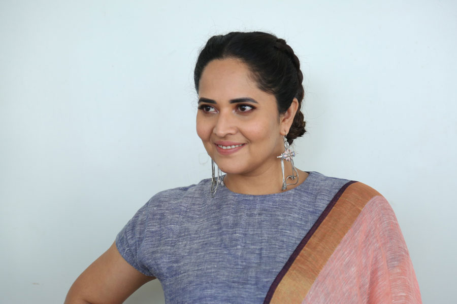 anasuya-stills-2-2.jpg
