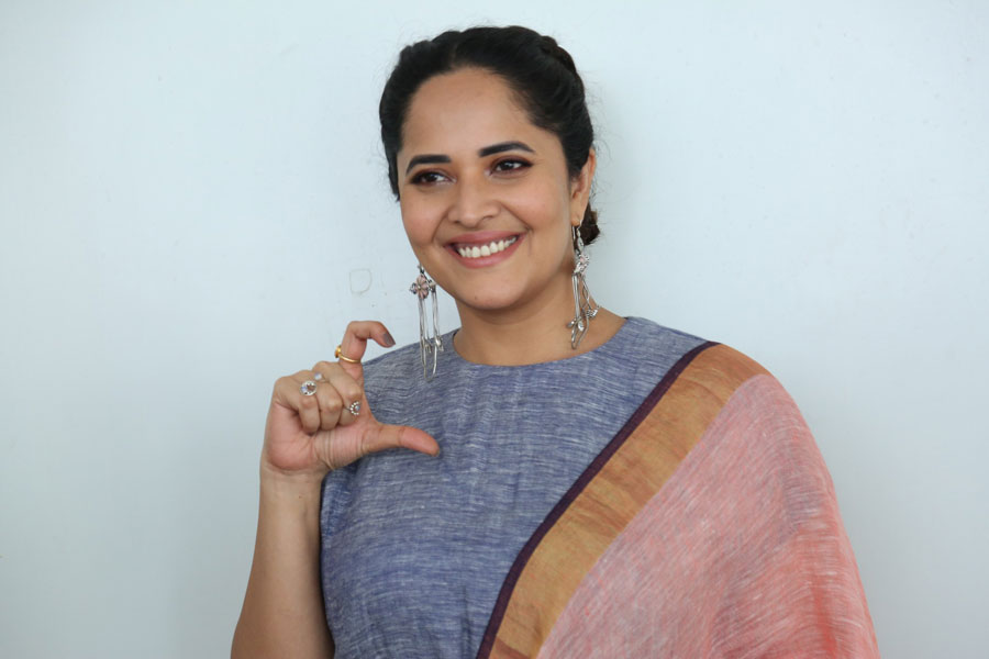 anasuya-stills-2-4.jpg