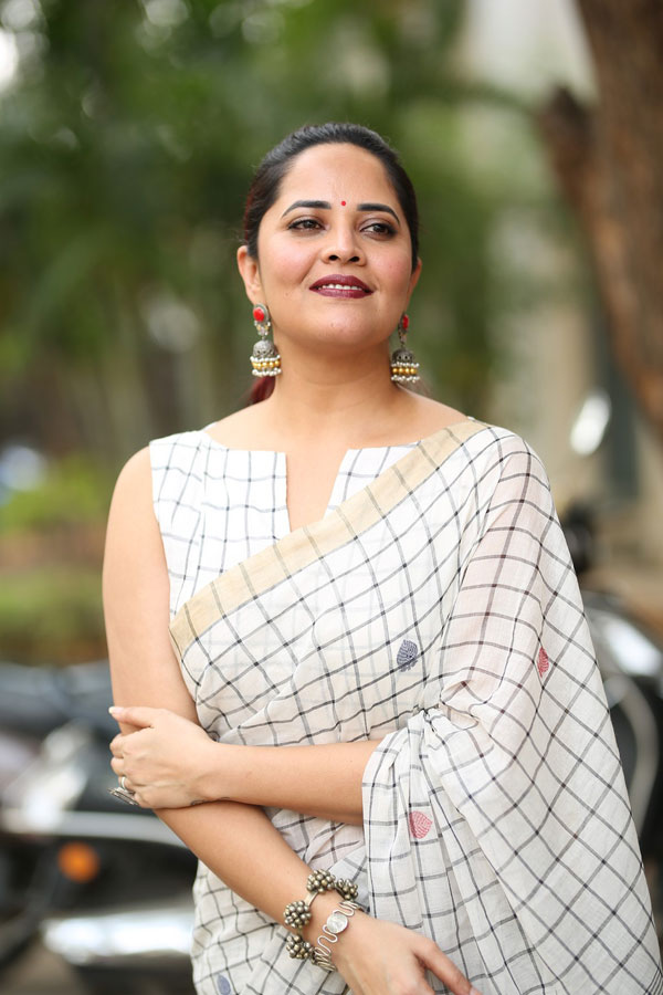 anasuya-stills-4-3.jpg