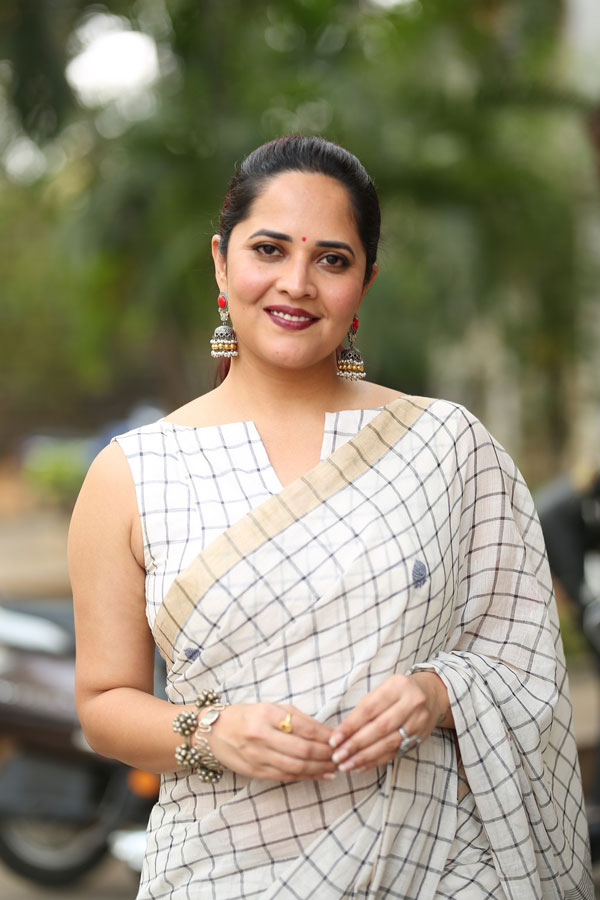anasuya-stills-4-6.jpg